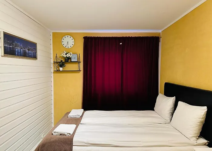 Miracle Tromso, Cozy Double Bed Private Room In A Shared Apartment With Stunning Tromso Views
