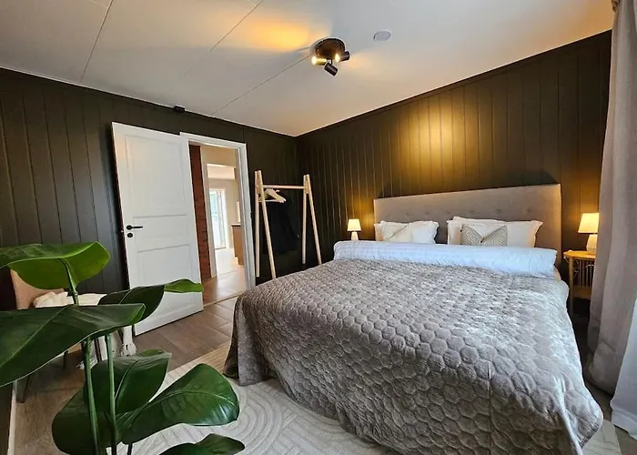 Urban Apartment In City Center!