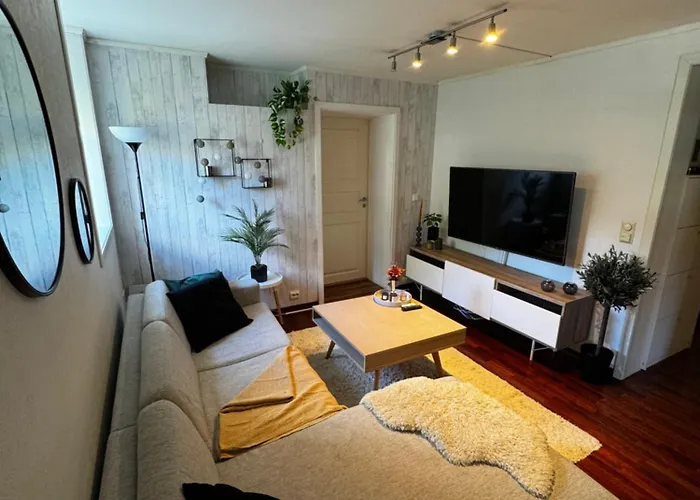 Central, 2 Bedroom, Free Parking