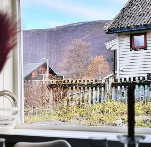 Koselig Og Sentralt Blant Lokalbefolkningen - Netflix - Parkering