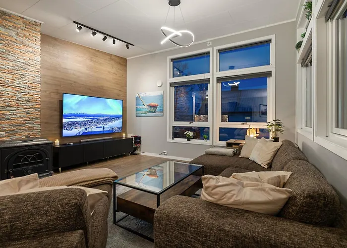Charming Aurora Apartment I Terrace I Free Parking