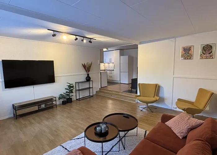 Big Apartment With Free Parking