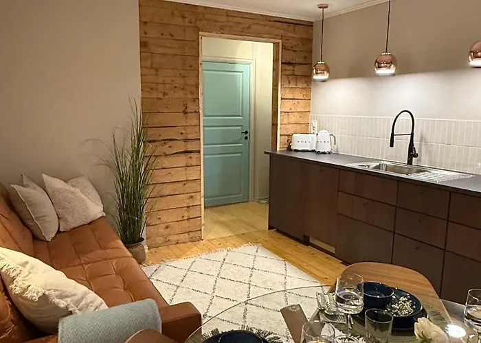 Stay Central! Stay Cozy!