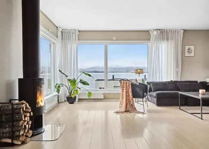 New And Modern Family Home With A View