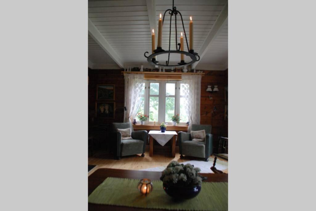 100 Years Old Norwegian Log House In Holiday home Tromso