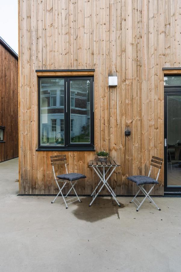Villa Modern In Plush Town *
