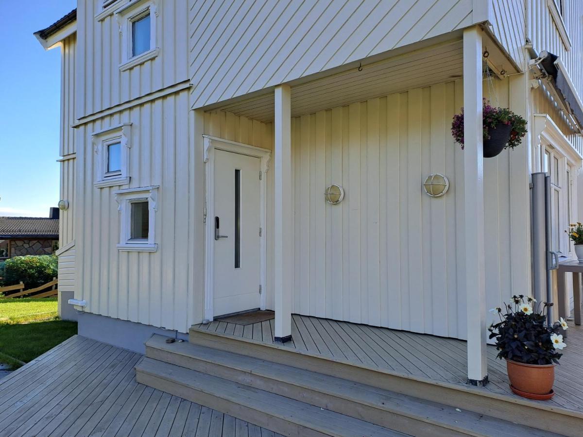 Apartment Warm And Cozy With Panoramic View Above The Center Tromso