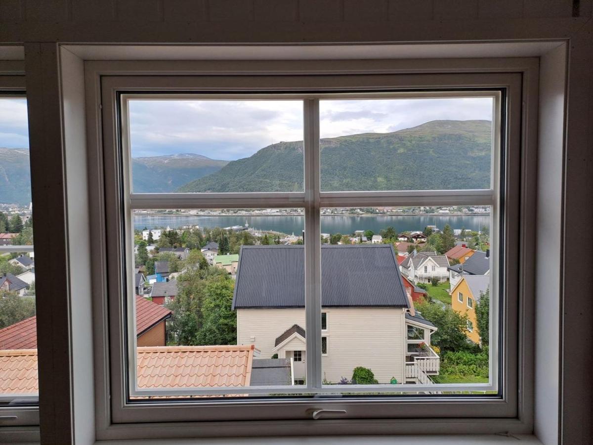 Warm And Cozy With Panoramic View Above The Center Tromso