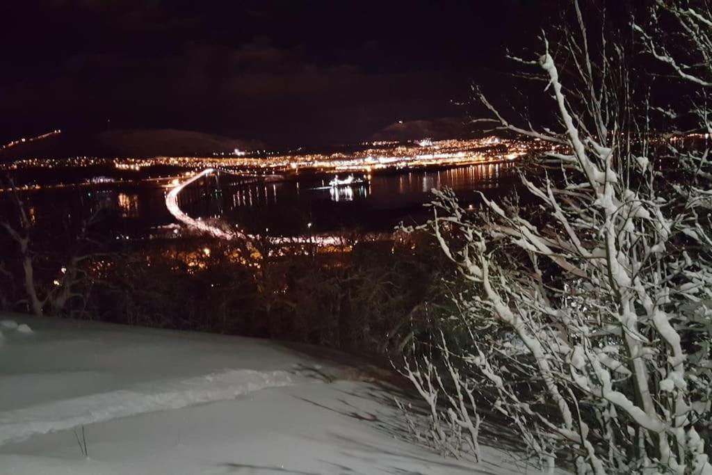 Spacious House In Tromso, Perfect For Groups Of Families, Tourists Or Workers Appartement *