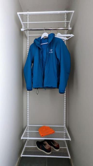 Modern Easy-living In Neighborhood *