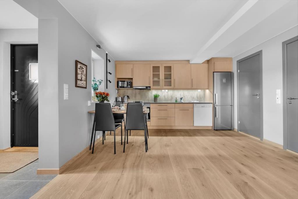 Apartment Modern Easy-living In Neighborhood Tromsø