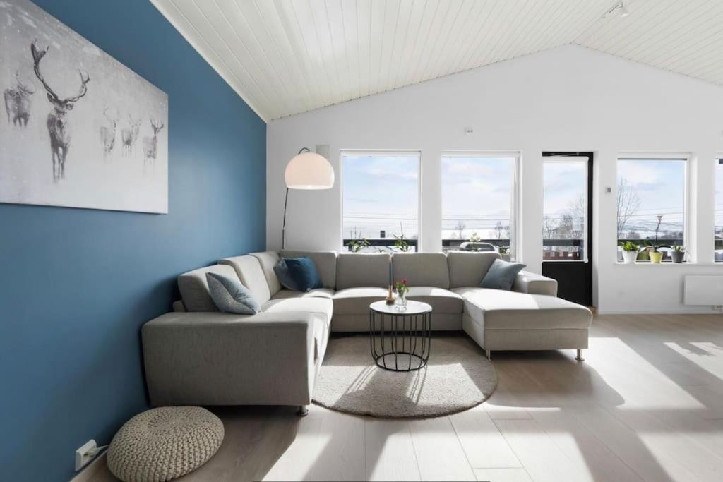 Fully Equipped With Parking For Families, Groups Or Business - 6 People