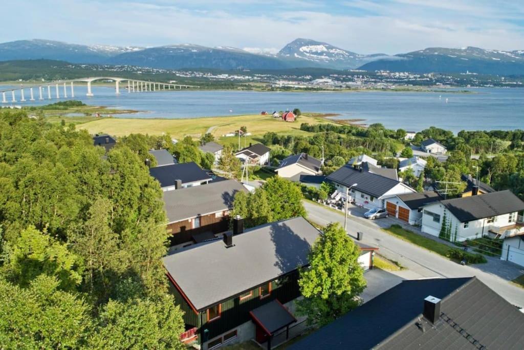 Ferienhaus Fully Equipped With Parking For Families, Groups Or Business - 6 People *