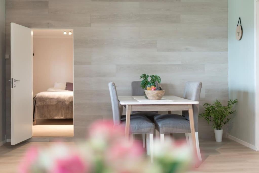 Spacious Modern Apartment, Close To Nature