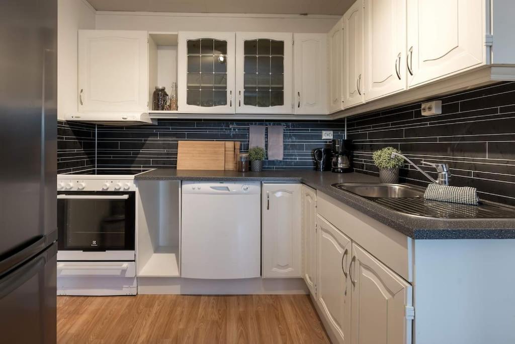 Spacious Modern Apartment, Close To Nature *