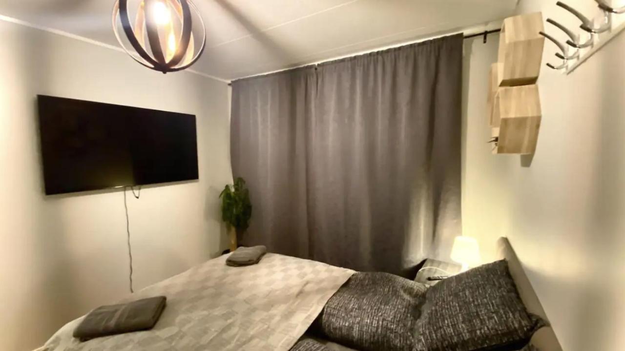 Fully Equipped With Parking For Families, Groups Or Business - 6 People Ferienhaus