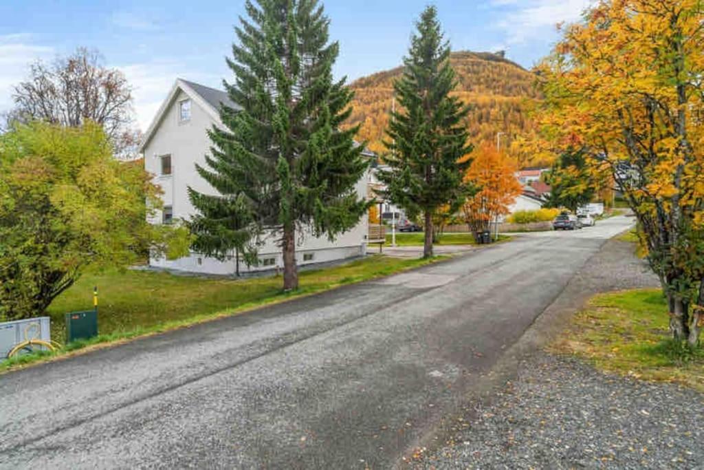 Fin Leilighet I Tromsdalen. Leilighet *