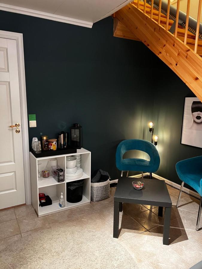 Liten Kjellerleilighet. Landlig Rolig Omrade. Appartement *