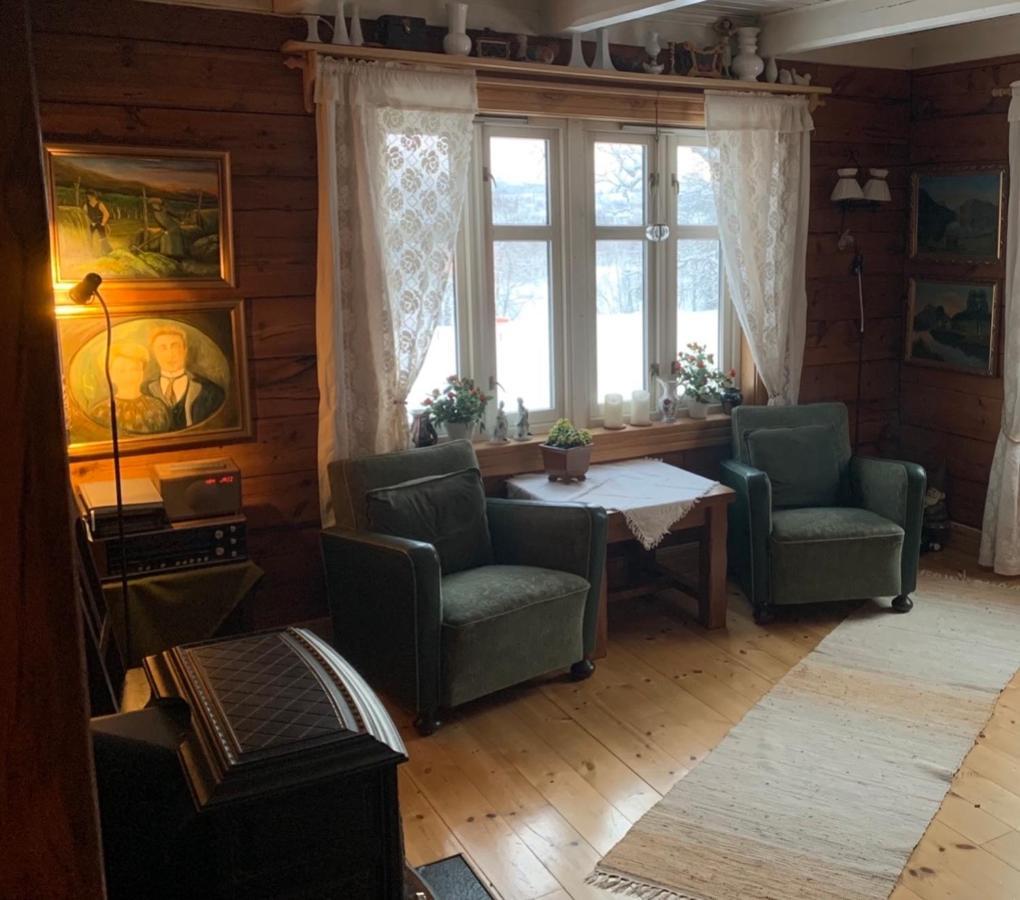 Holiday home 100 Years Old Norwegian Log House In Tromso