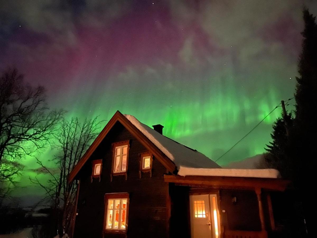 100 Years Old Norwegian Log House In Holiday home Tromso