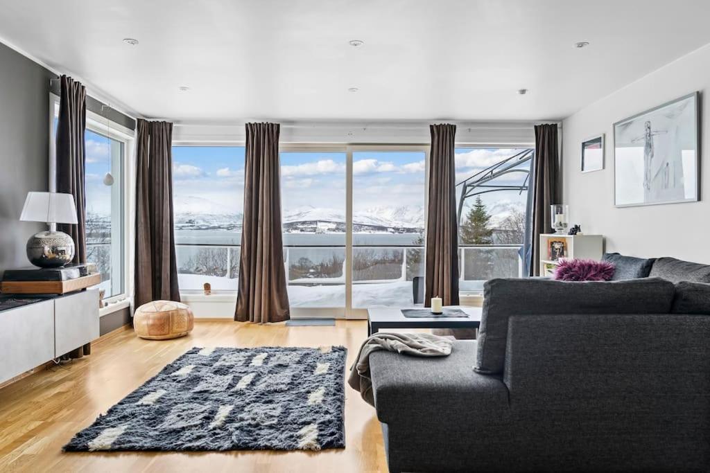 Central Panoramic Retreat Tromso