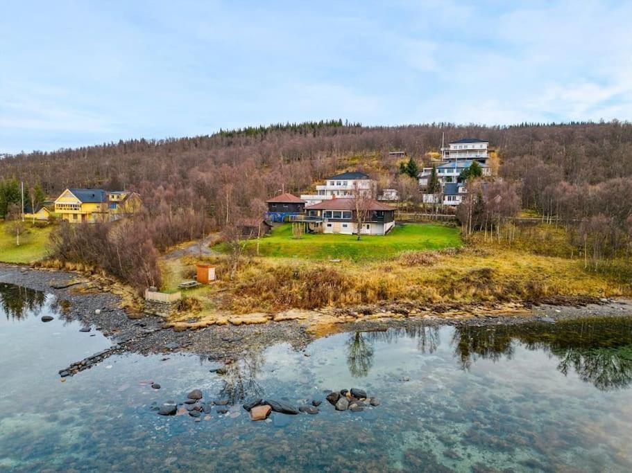 Hus Med Egen Strandlinje Tromsø