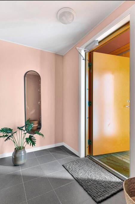 Apartment Northern Dreams With Free Parking *