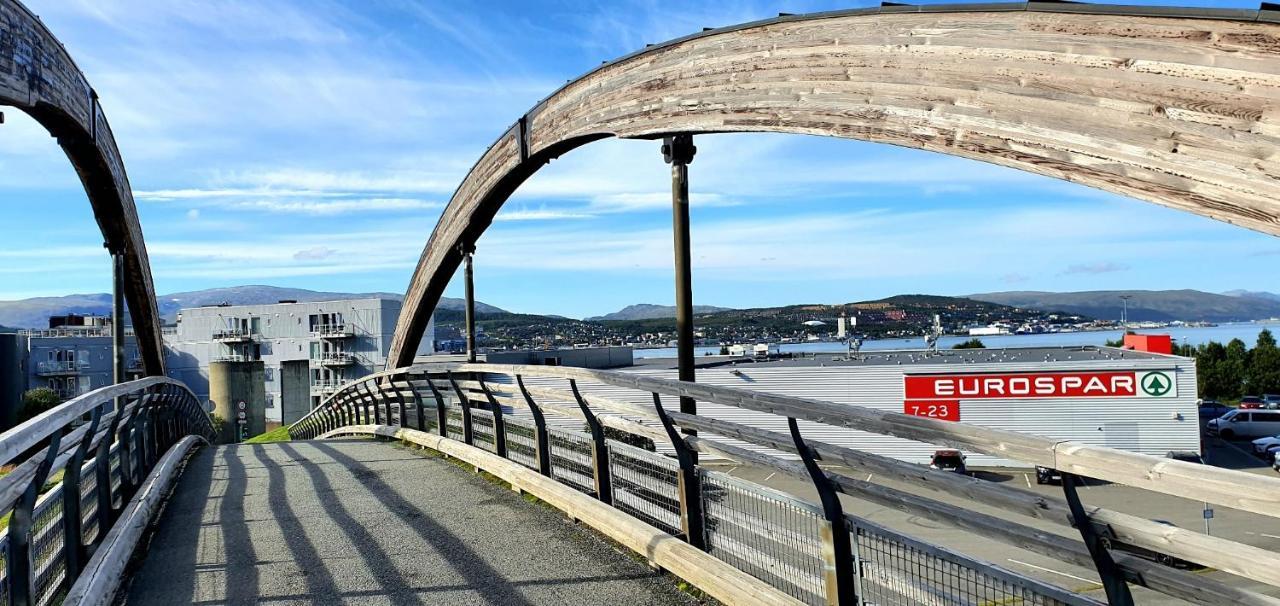 Northern Dreams With Free Parking Apartment