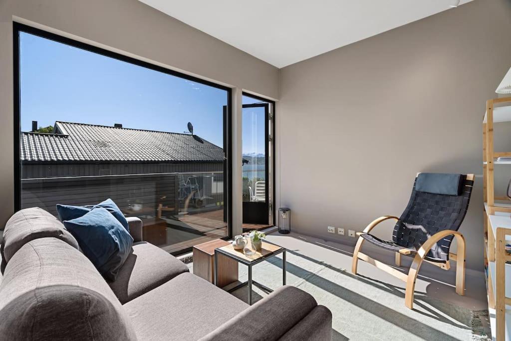 Seaview W/terrace&parking Apartment
