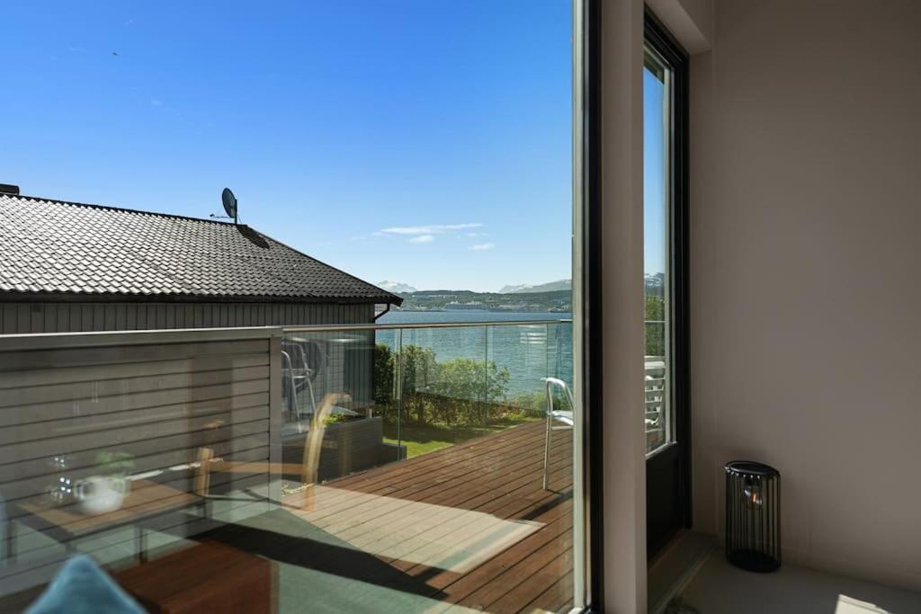 Seaview W/terrace&parking Apartment