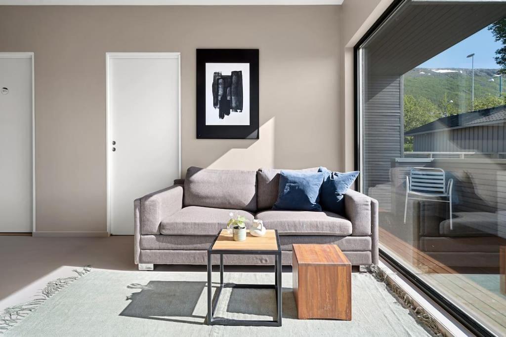 Seaview W/terrace&parking Apartment