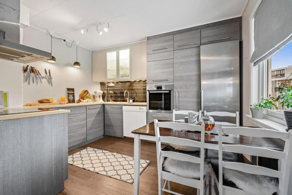 Cozy 130sqm House Right Above The Center. Holiday home *