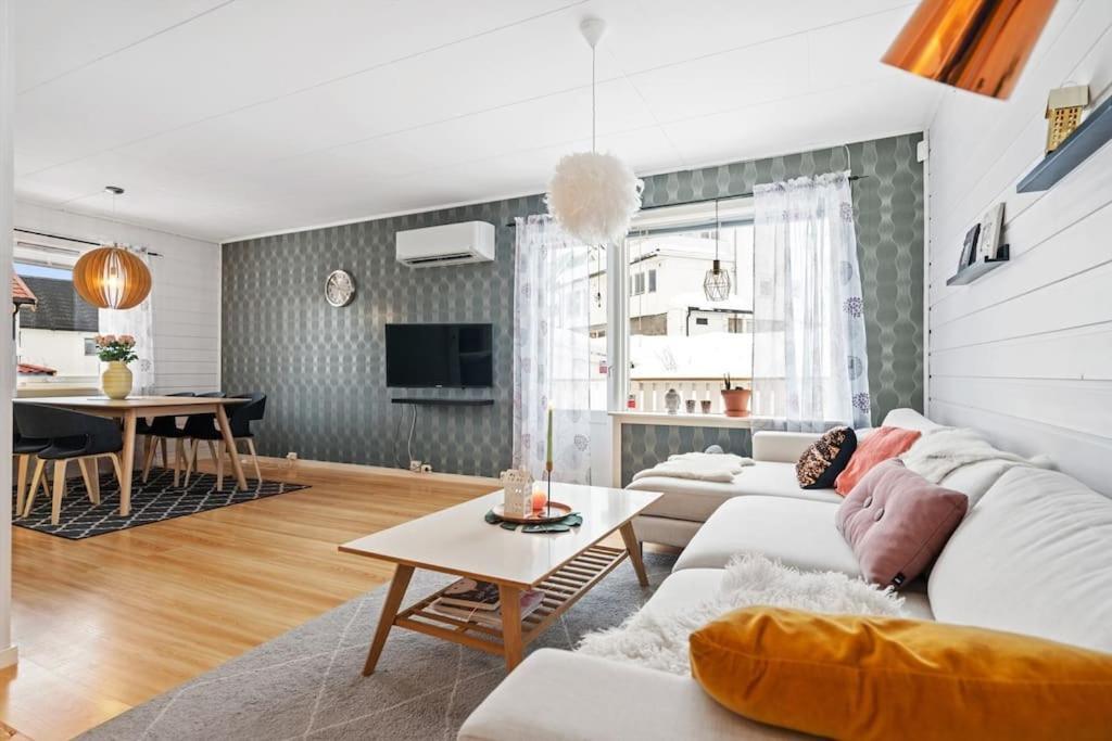 Cozy 130sqm House Right Above The Center. Tromso