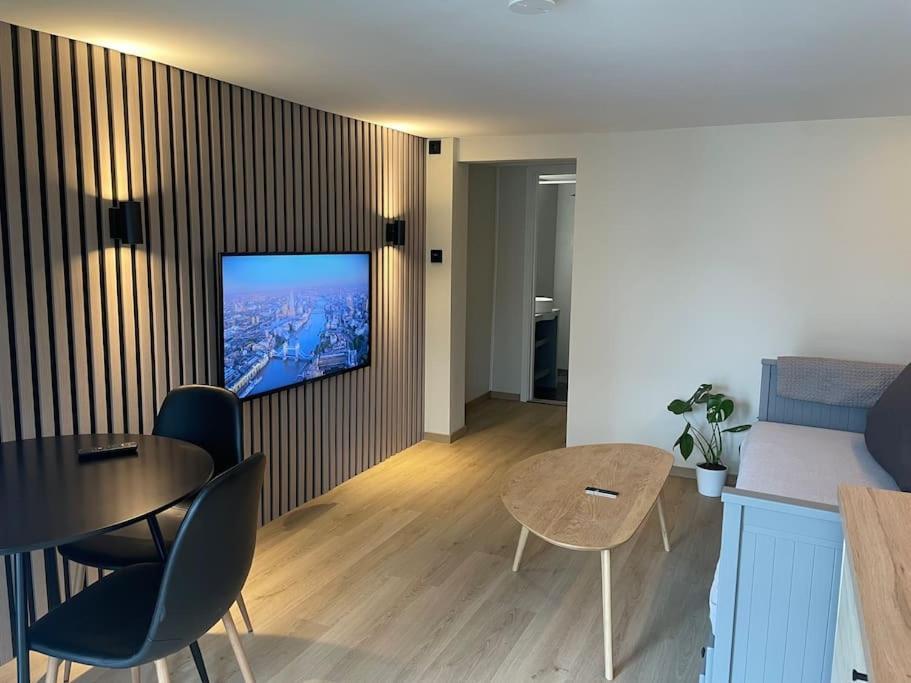 Cosy 600m From Centrum! *