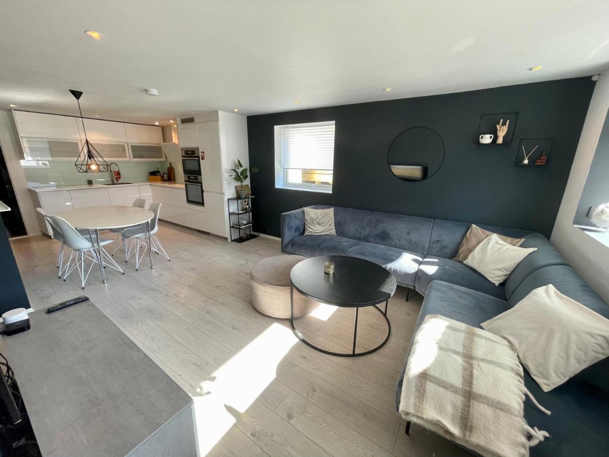 Luxury Close To Centre With Free Parking Apartment