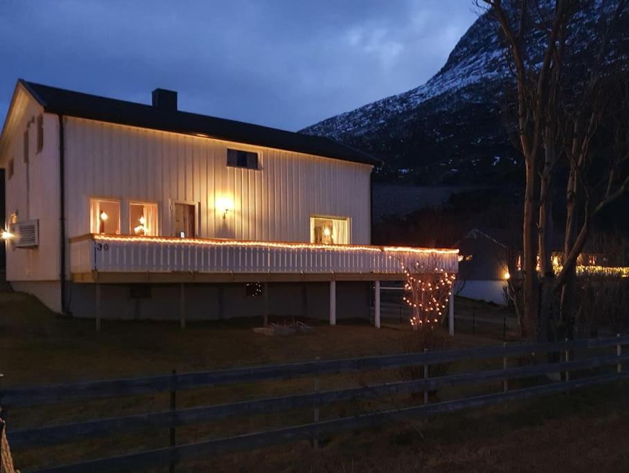 Grotfjord Feriehus *