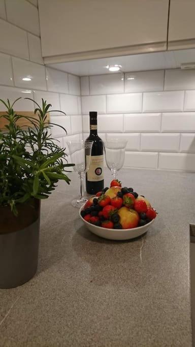 With 3 Bedrooms And View Close To Centre