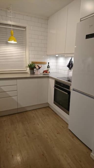 With 3 Bedrooms And View Close To Centre Apartment Tromso