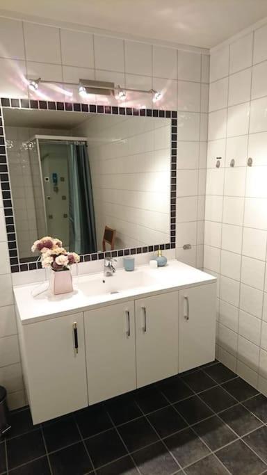 With 3 Bedrooms And View Close To Centre Tromso