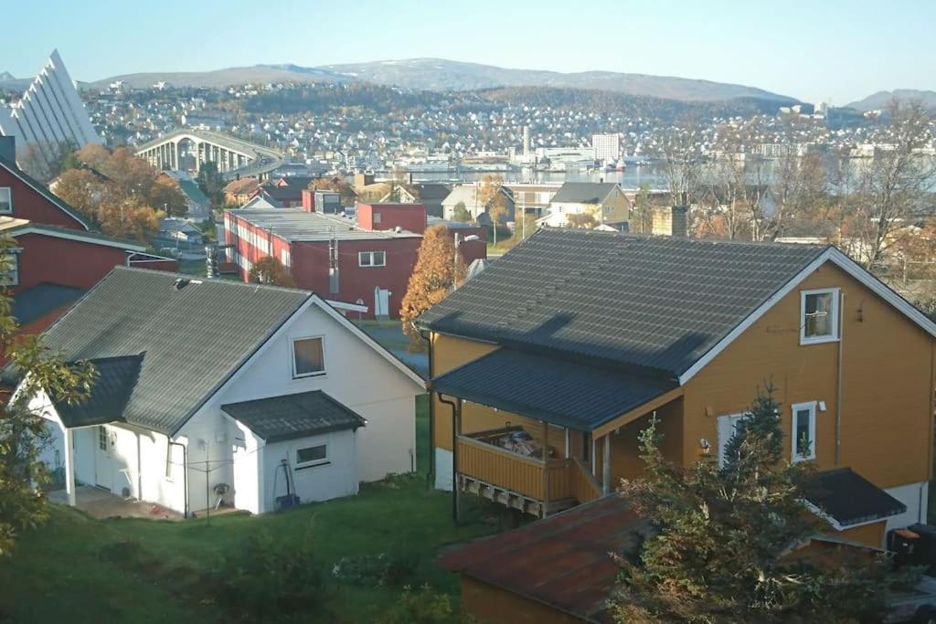 With 3 Bedrooms And View Close To Centre