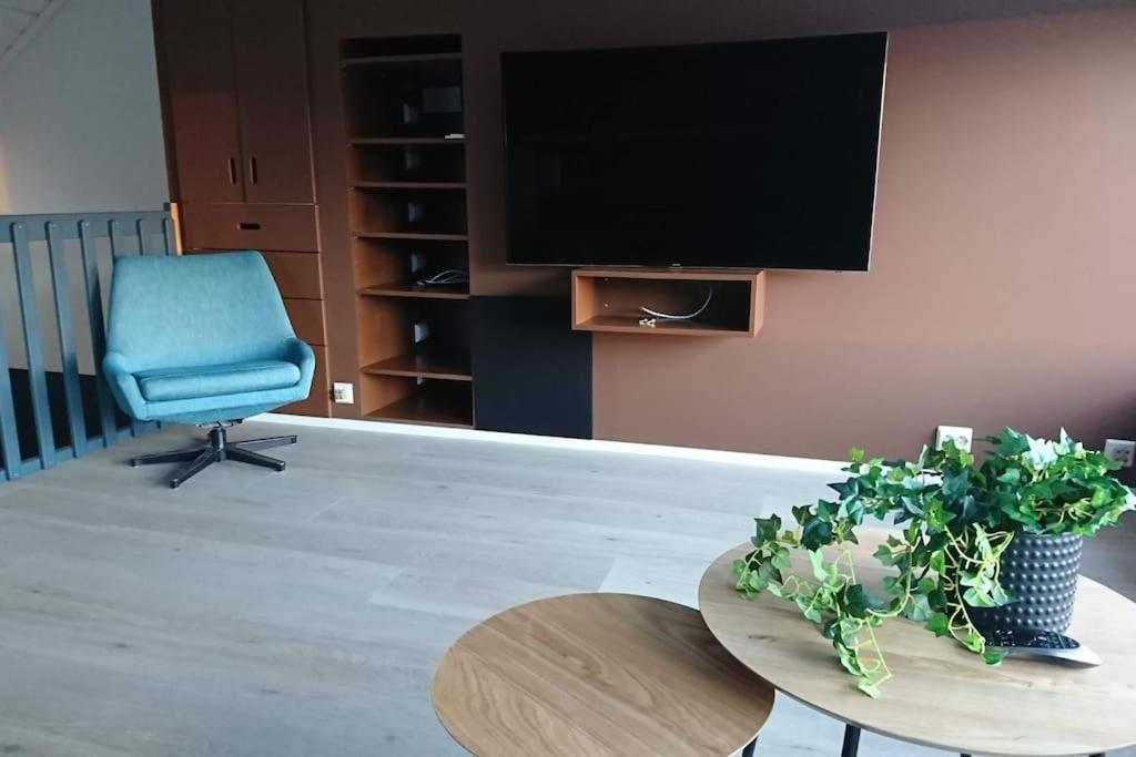 With 3 Bedrooms And View Close To Centre Apartment Tromso