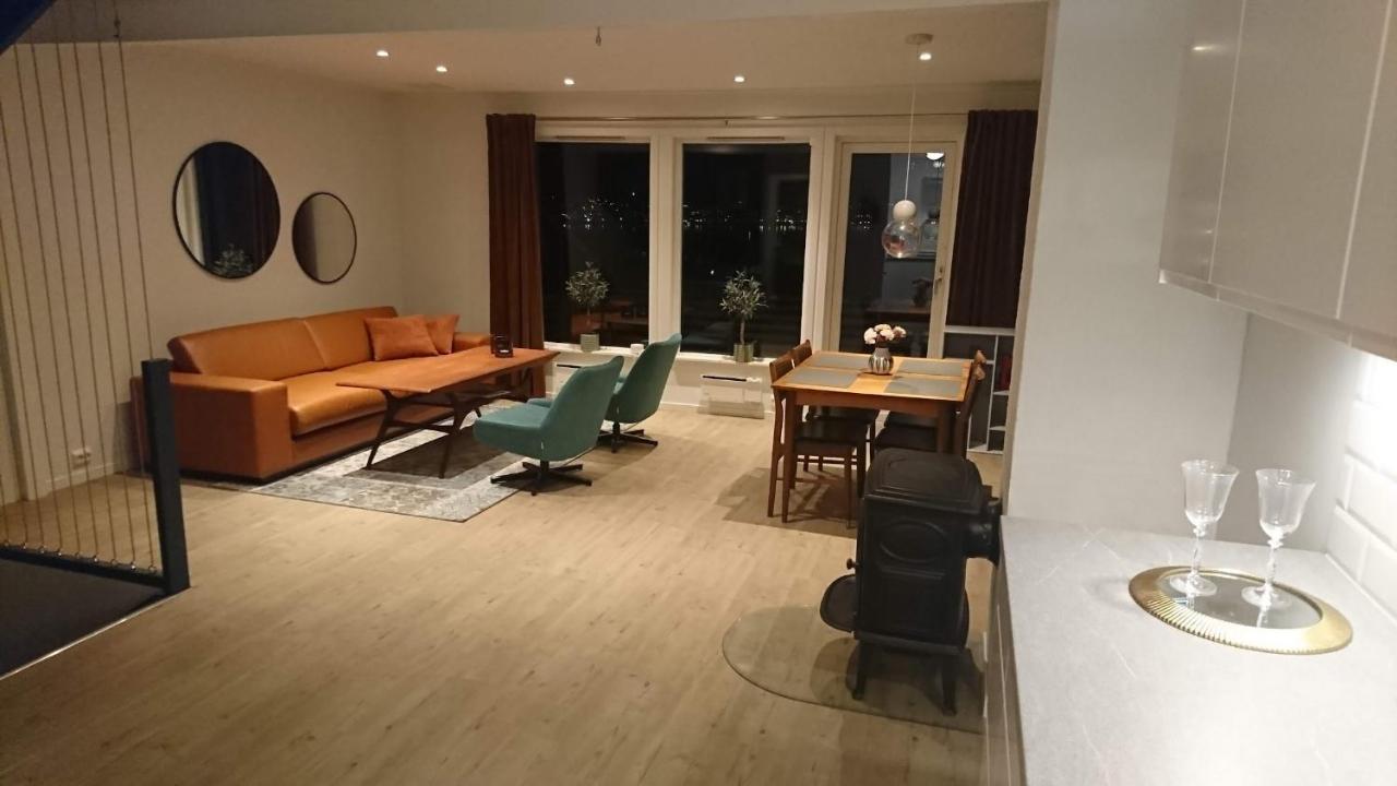 With 3 Bedrooms And View Close To Centre Apartment Tromso