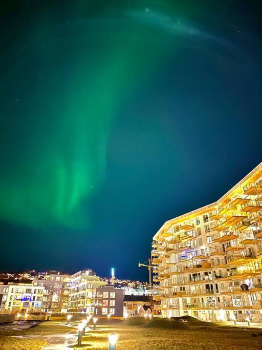 Lovely And Exclusive Northern Lights With Excellent View.