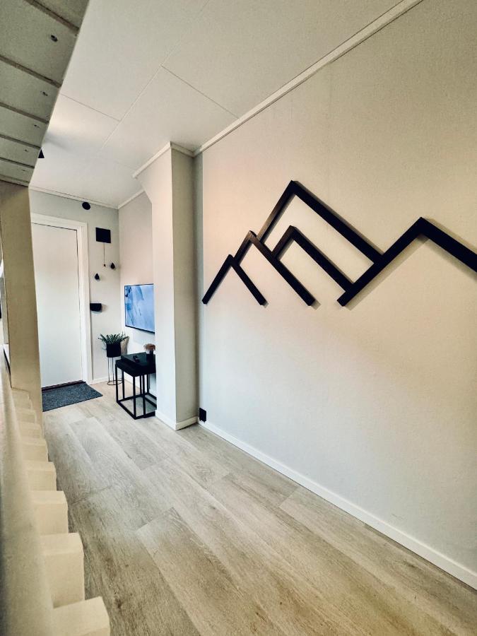 New! Modern - Central - Cozy Place By The Sherpa Stairs Leilighet *