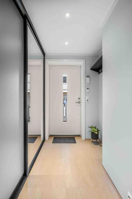 And Warm With Free Parking Appartement *