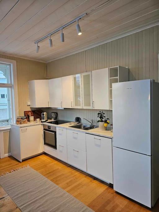 Amazing With Free Parking And Lovely Views! Apartment Tromso