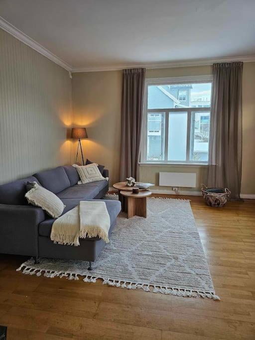 Amazing With Free Parking And Lovely Views!
