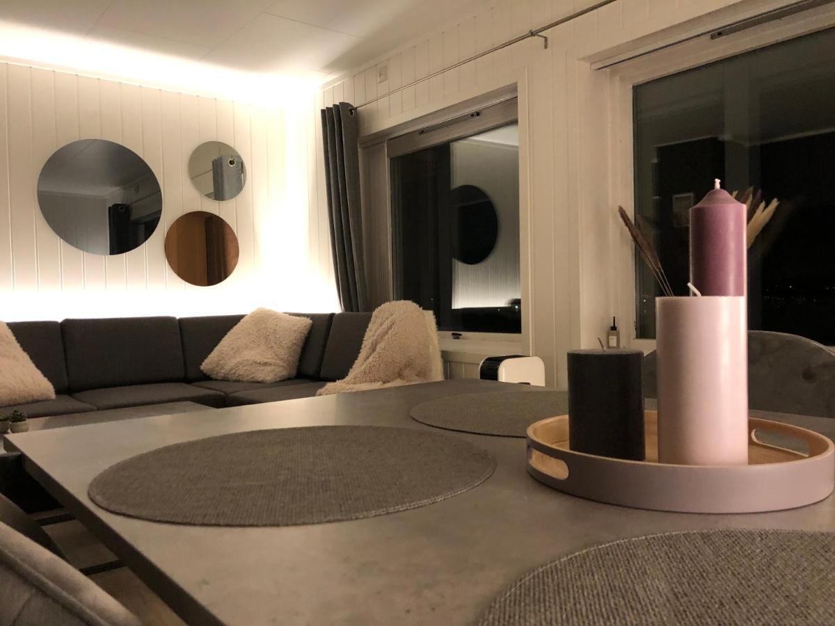 Moderne Og Trivelig Leilighet, Med Unik Utsikt