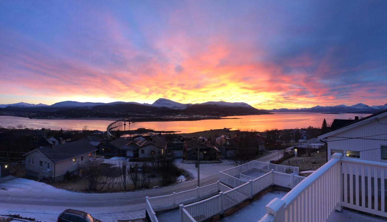 Moderne Og Trivelig Leilighet, Med Unik Utsikt Appartement