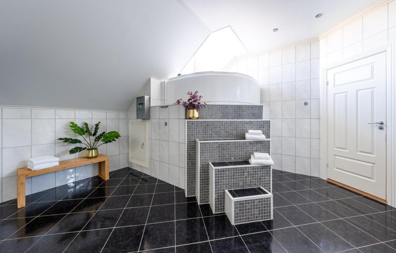 Enter - Luxury Penthouse With Jacuzzi